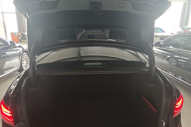 Used Volkswagen Passat 2022 330TSI Luxury Edition Trunk