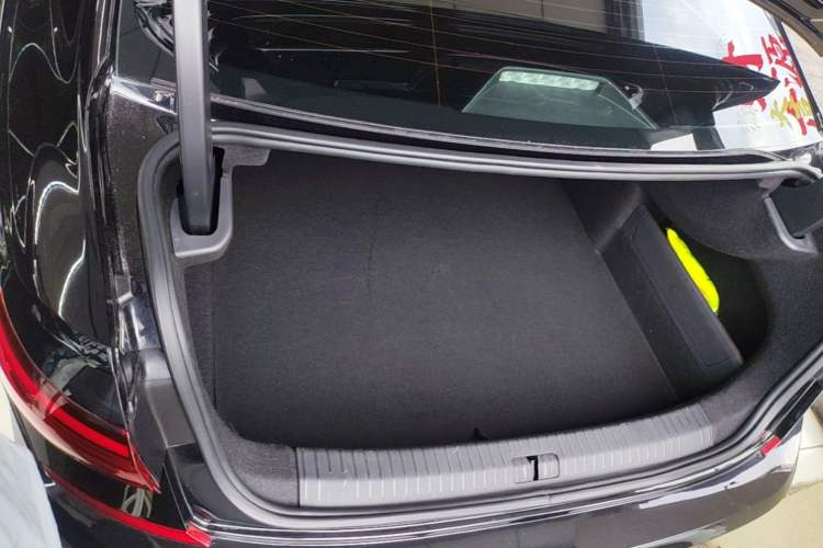 Used Volkswagen Passat 2022 330TSI Luxury Edition Trunk
