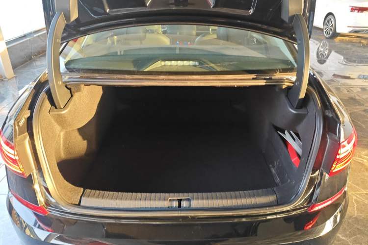 Used Volkswagen Passat 2022 330TSI Elite Edition Trunk