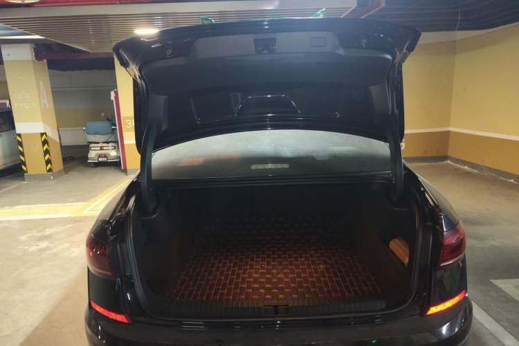 Used Volkswagen Passat 2022 330TSI Elite Edition Trunk