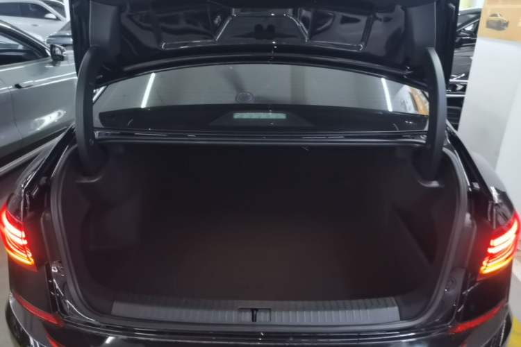 Used Volkswagen Passat 2022 330TSI Starry Luxury Edition Trunk