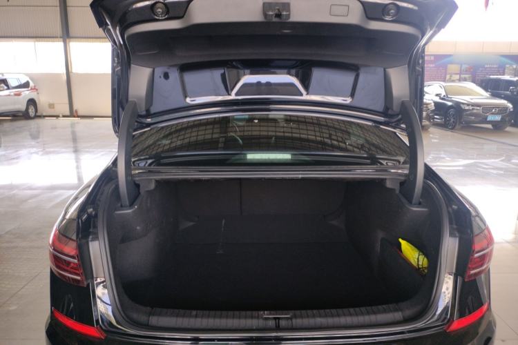 Used Volkswagen Passat 2022 330TSI Luxury Edition Trunk