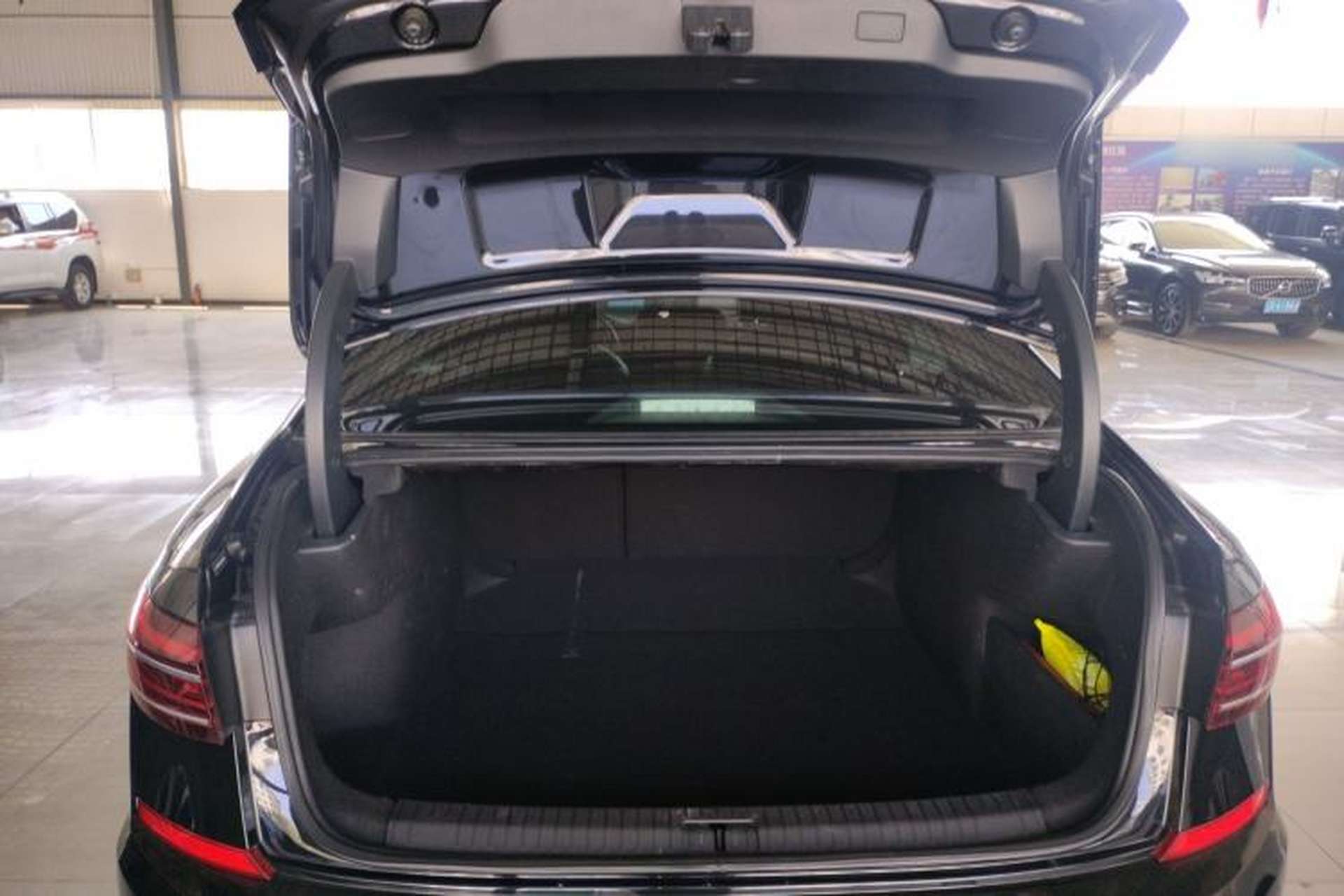 Used Volkswagen Passat 2022 330TSI Luxury Edition Trunk
