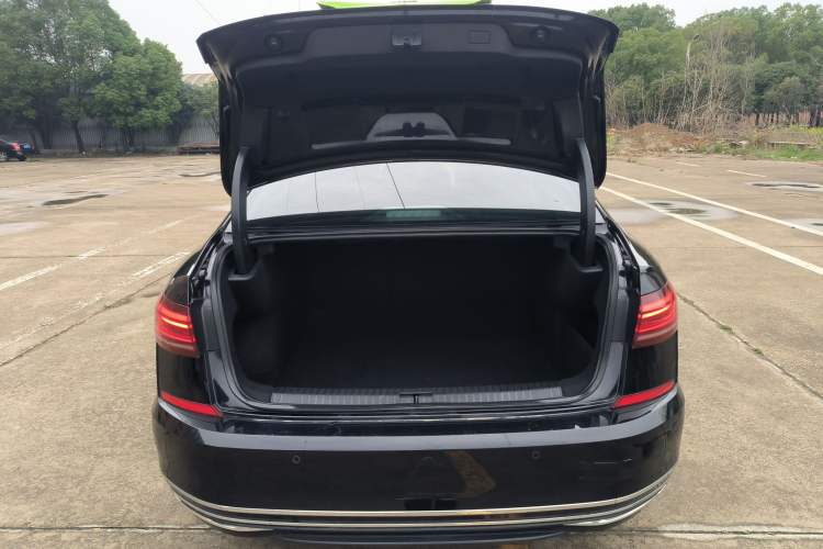 Used Volkswagen Passat 2022 330TSI Luxury Edition Trunk
