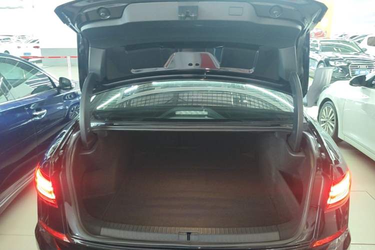 Used Volkswagen Passat 2022 330TSI Elite Edition Trunk