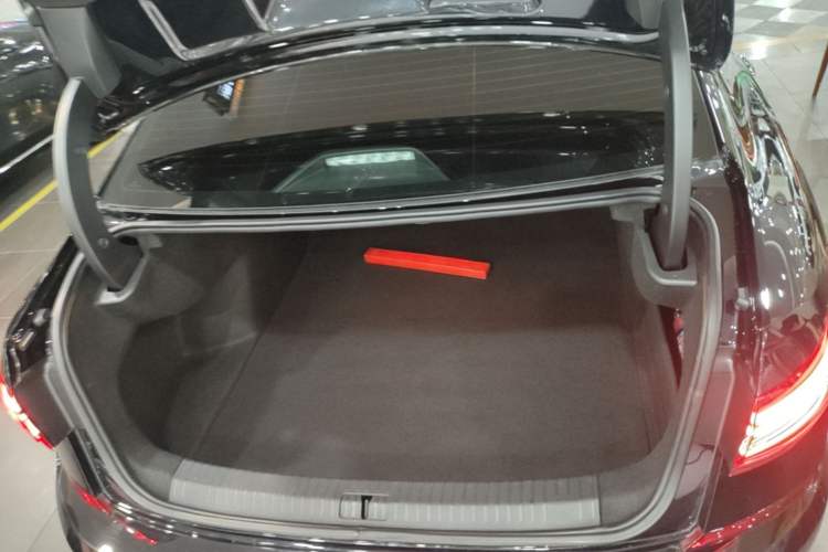 Used Volkswagen Passat 2022 330TSI Elite Edition Trunk