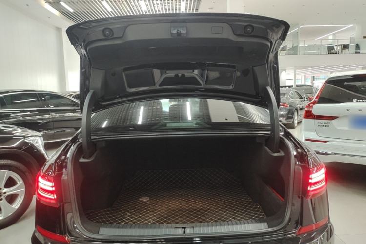Used Volkswagen Passat 2022 330TSI Luxury Edition Trunk