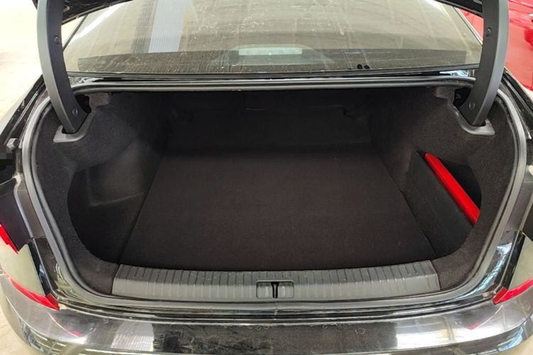 Used Volkswagen Passat 2022 330TSI Luxury Edition Trunk