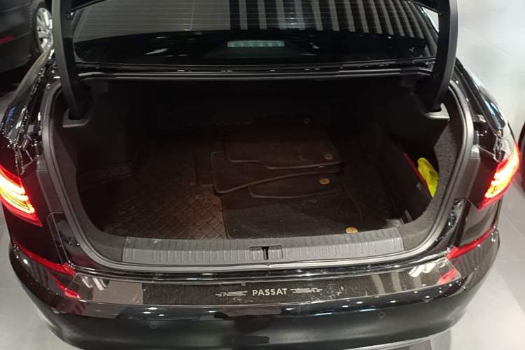 Used Volkswagen Passat 2022 330TSI Starry Elite Edition Trunk