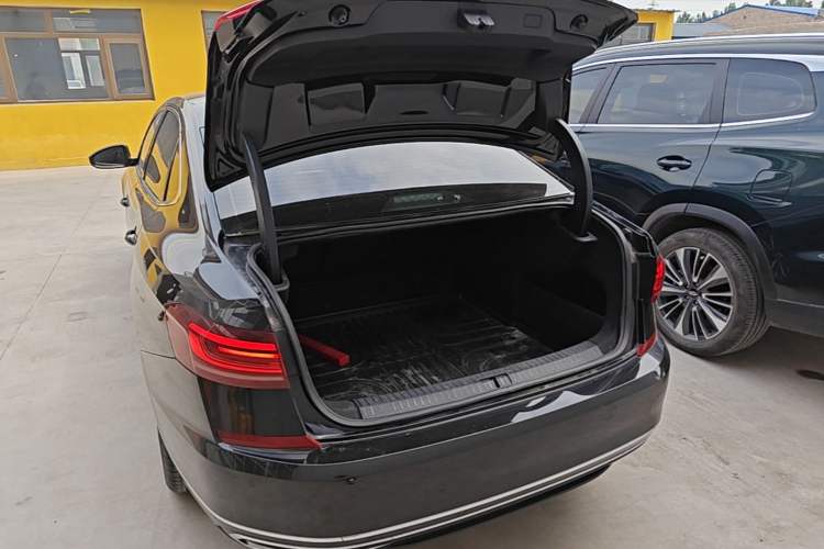 Used Volkswagen Passat 2022 330TSI Starry Elite Edition Trunk