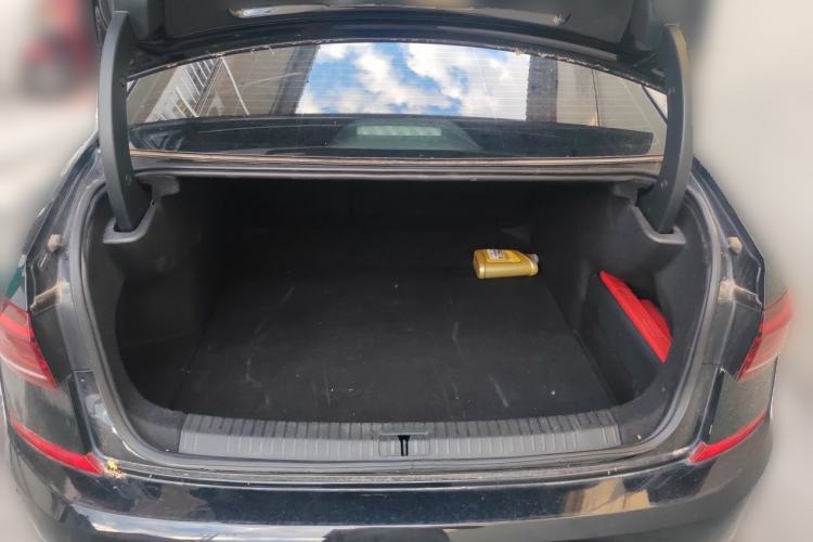 Used Volkswagen Passat 2022 280TSI Business Edition Trunk