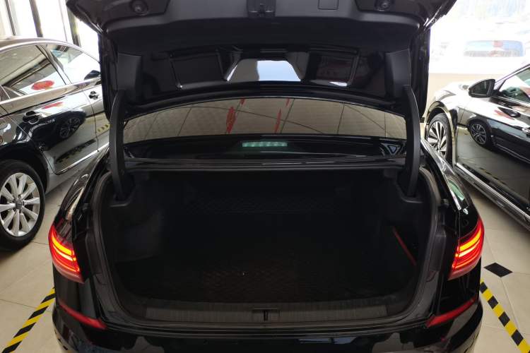 Used Volkswagen Passat 2022 330TSI Elite Edition Trunk