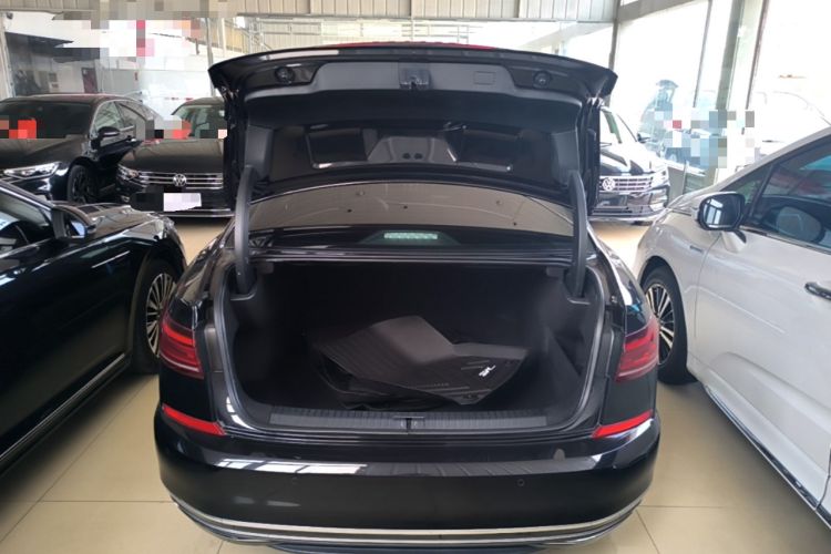 Used Volkswagen Passat 2022 380TSI Luxury Edition Trunk