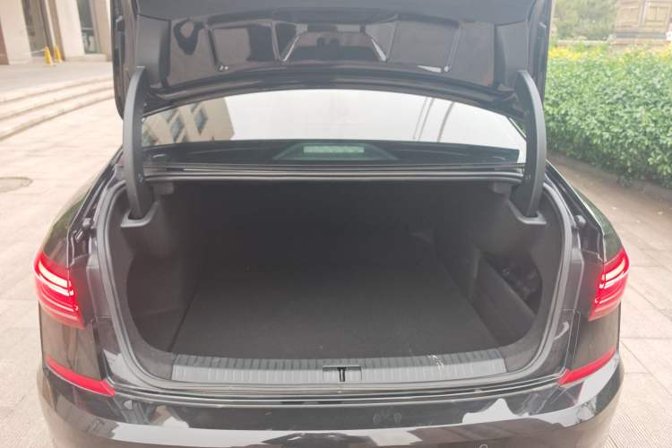 Used Volkswagen Passat 2022 330TSI Starry Luxury Edition Trunk