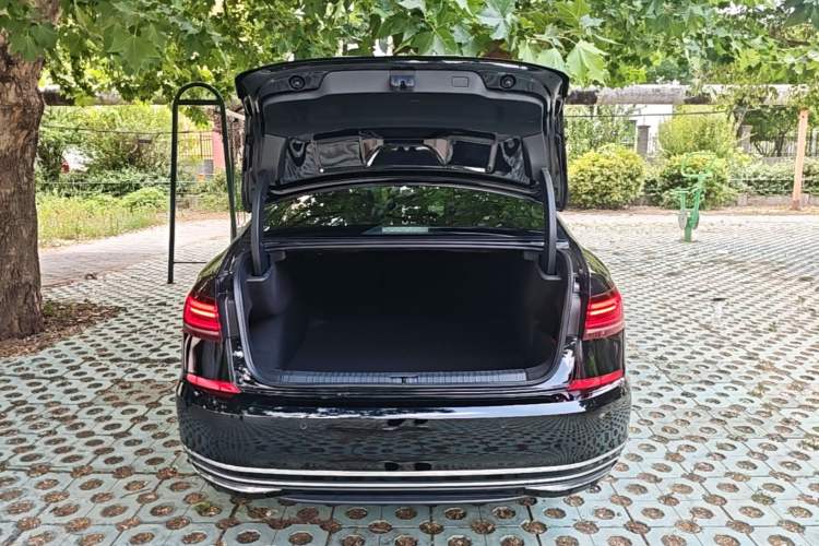 Used Volkswagen Passat 2022 330TSI Starry Luxury Edition – Exclusive Special Edition Trunk