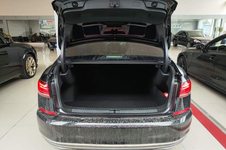 Used Volkswagen Passat 2022 330TSI Luxury Edition Trunk