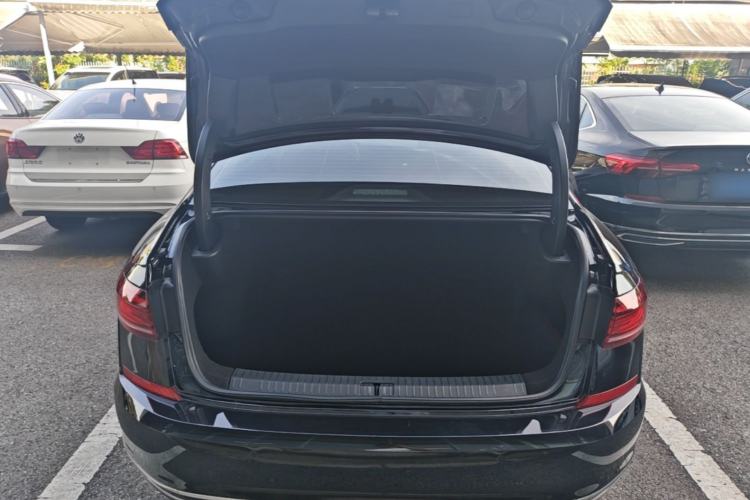 Used Volkswagen Passat 2022 280TSI Elite Edition Trunk