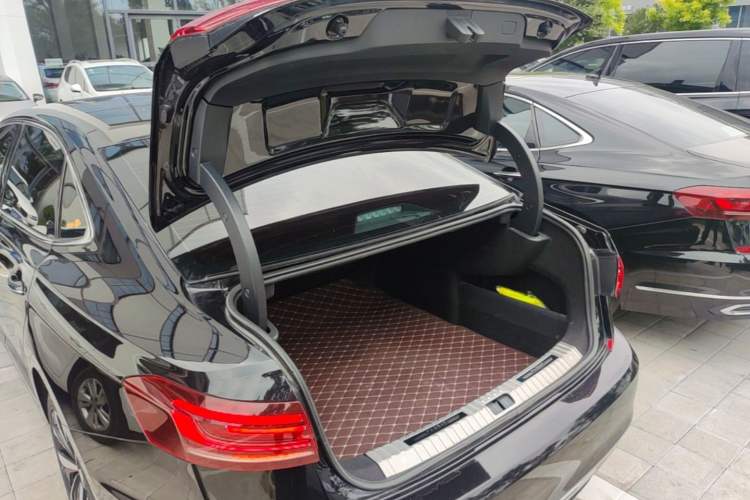 Used Volkswagen Passat 2022 330TSI Luxury Edition Trunk