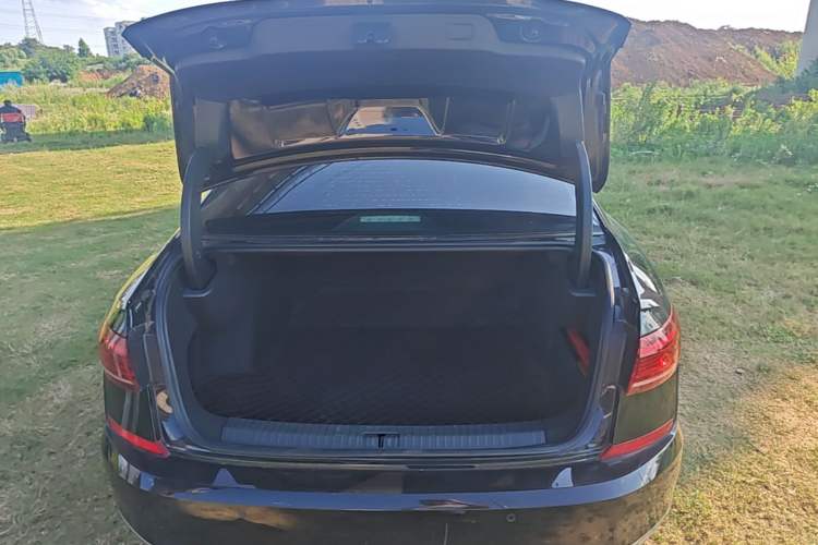 Used Volkswagen Passat 2022 330TSI Starry Luxury Edition Trunk