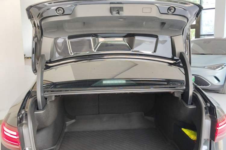 Used Volkswagen Passat 2022 330TSI Luxury Edition Trunk