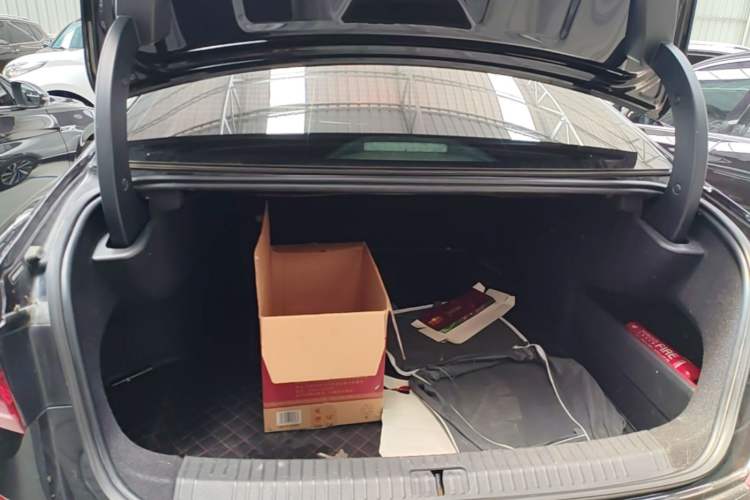 Used Volkswagen Passat 2022 330TSI Elite Edition Trunk