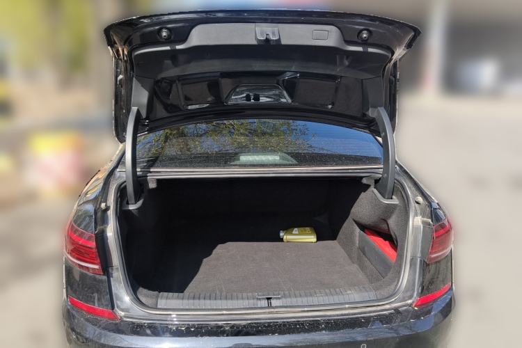 Used Volkswagen Passat 2022 280TSI Business Edition Trunk