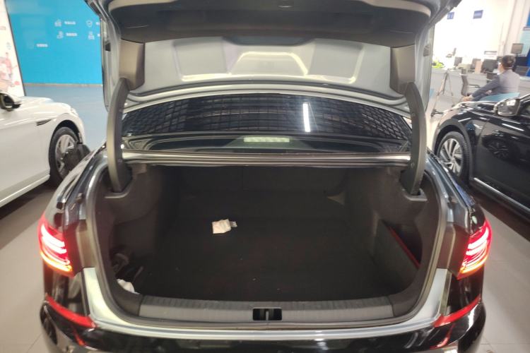 Used Volkswagen Passat 2022 330TSI Luxury Edition Trunk