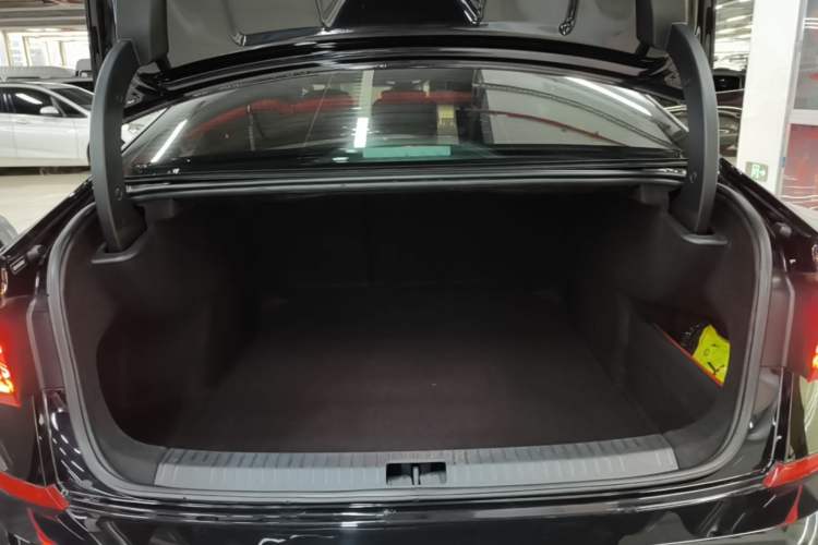 Used Volkswagen Passat 2022 330TSI Luxury Edition Trunk