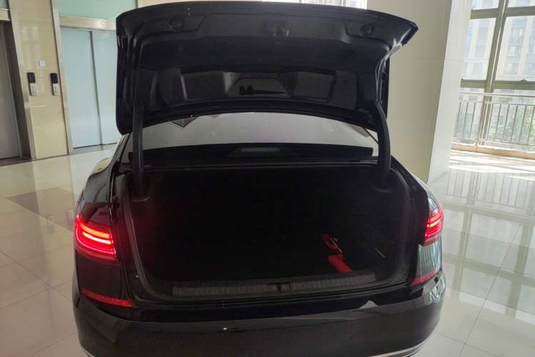 Used Volkswagen Passat 2022 330TSI Starry Luxury Edition – Exclusive Special Edition Trunk