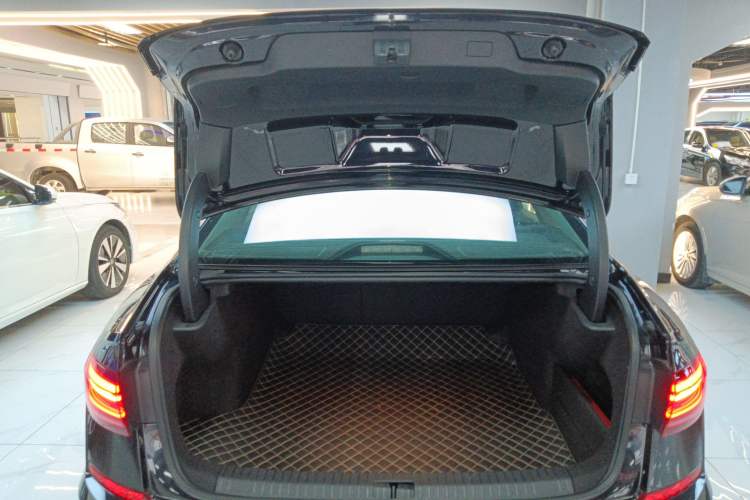 Used Volkswagen Passat 2022 330TSI Starry Elite Edition Trunk