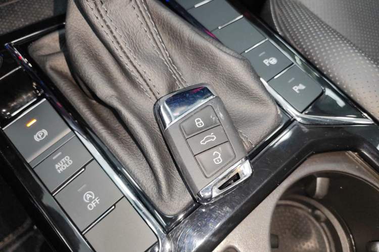Used Volkswagen Passat 2022 330TSI Luxury Edition Vehicle Key