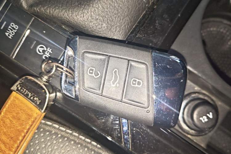 Used Volkswagen Passat 2022 330TSI Luxury Edition Vehicle Key
