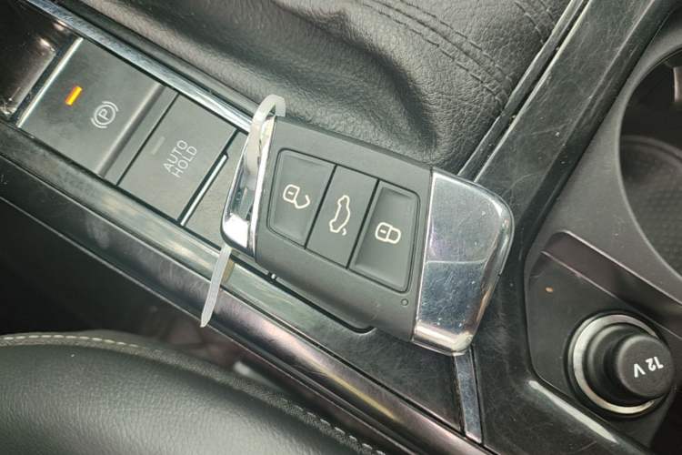 Used Volkswagen Passat 2022 330TSI Elite Edition Custom Version Vehicle Key