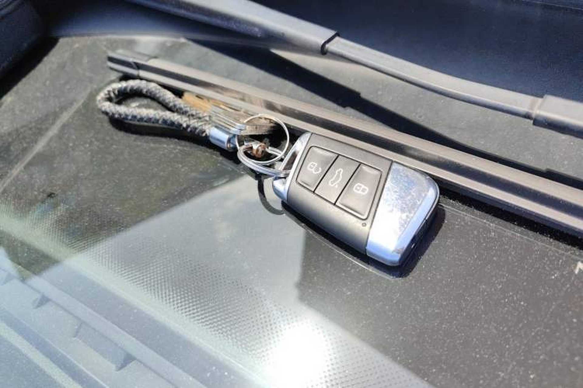 Used Volkswagen Passat 2022 330TSI Elite Edition Vehicle Key
