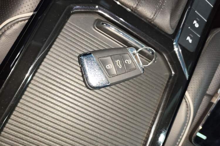 Used Volkswagen Passat 2022 330TSI Luxury Edition Custom Version Vehicle Key