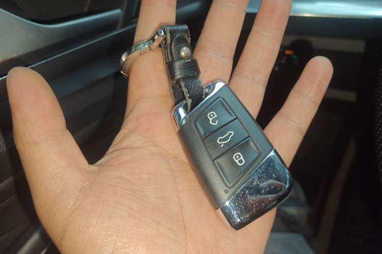 Used Volkswagen Passat 2022 330TSI Elite Edition Vehicle Key