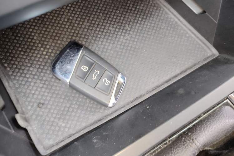 Used Volkswagen Passat 2022 280TSI Business Edition Vehicle Key