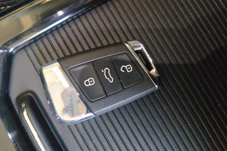 Used Volkswagen Passat 2022 330TSI Elite Edition Vehicle Key