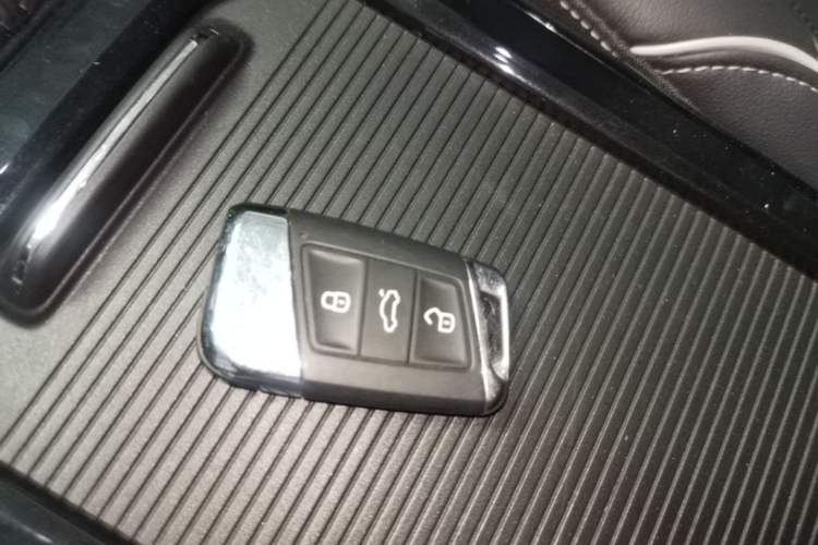 Used Volkswagen Passat 2022 330TSI Elite Edition Vehicle Key