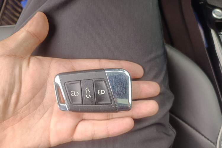 Used Volkswagen Passat 2022 330TSI Elite Edition Vehicle Key