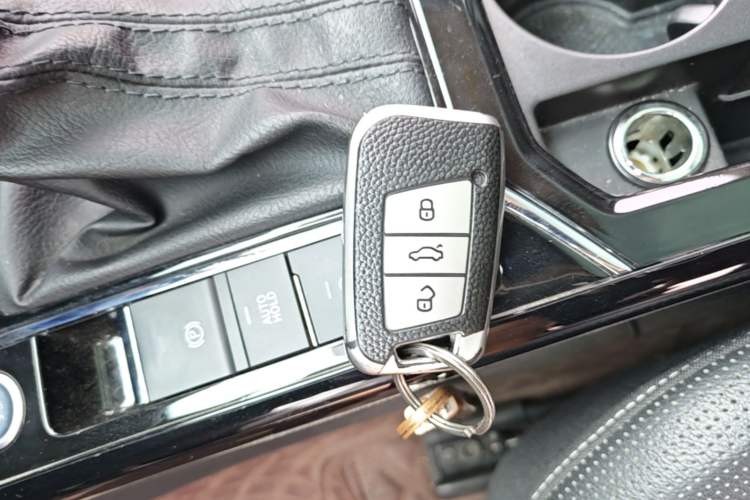 Used Volkswagen Passat 2022 330TSI Elite Edition Vehicle Key