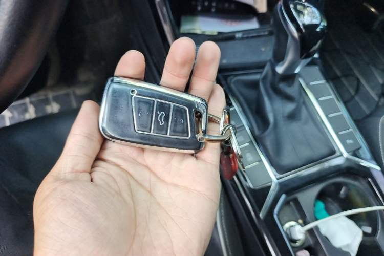 Used Volkswagen Passat 2022 330TSI Elite Edition Vehicle Key