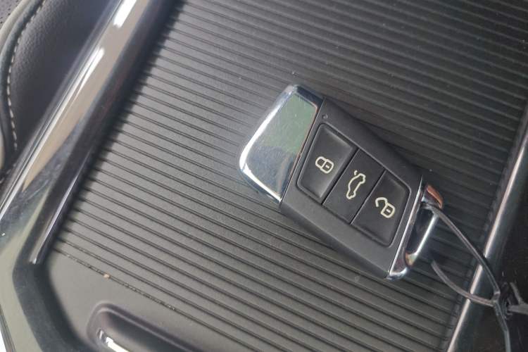 Used Volkswagen Passat 2022 330TSI Luxury Edition Vehicle Key