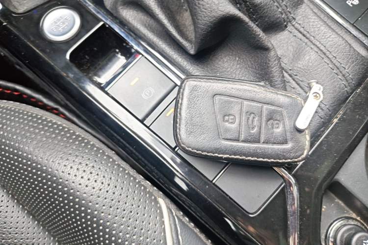 Used Volkswagen Passat 2022 330TSI Luxury Edition Vehicle Key