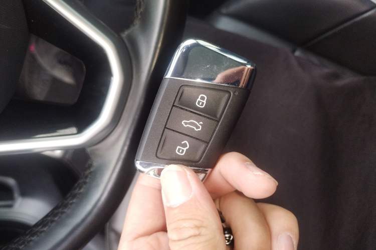 Used Volkswagen Passat 2022 330TSI Elite Edition Vehicle Key