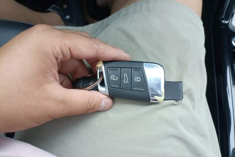 Used Volkswagen Passat 2022 330TSI Elite Edition Vehicle Key