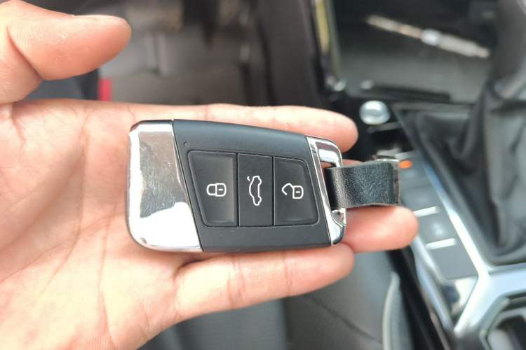 Used Volkswagen Passat 2022 330TSI Luxury Edition Vehicle Key