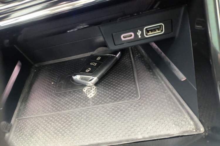 Used Volkswagen Passat 2022 330TSI Luxury Edition Vehicle Key