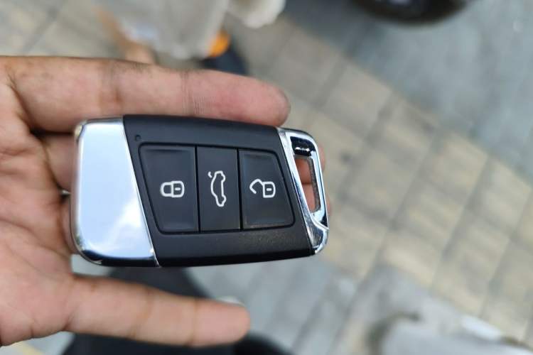Used Volkswagen Passat 2022 330TSI Luxury Edition Vehicle Key