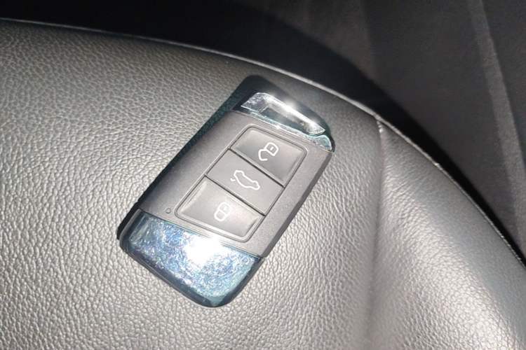 Used Volkswagen Passat 2022 330TSI Elite Edition Vehicle Key